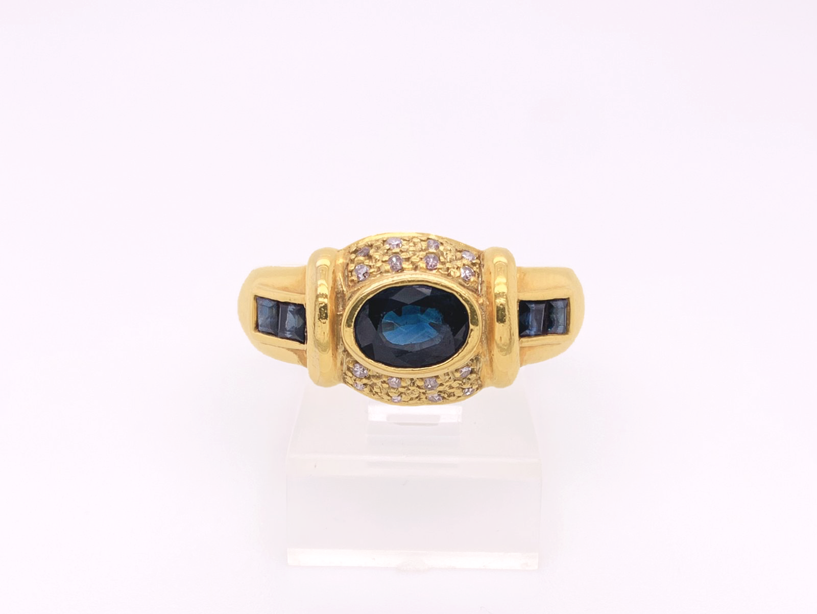 Gold Ladie Ring