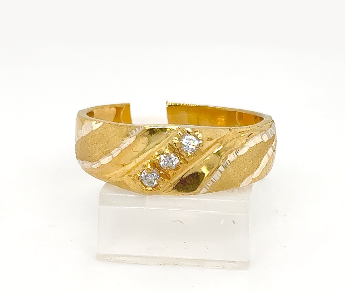 Gold Gent Ring