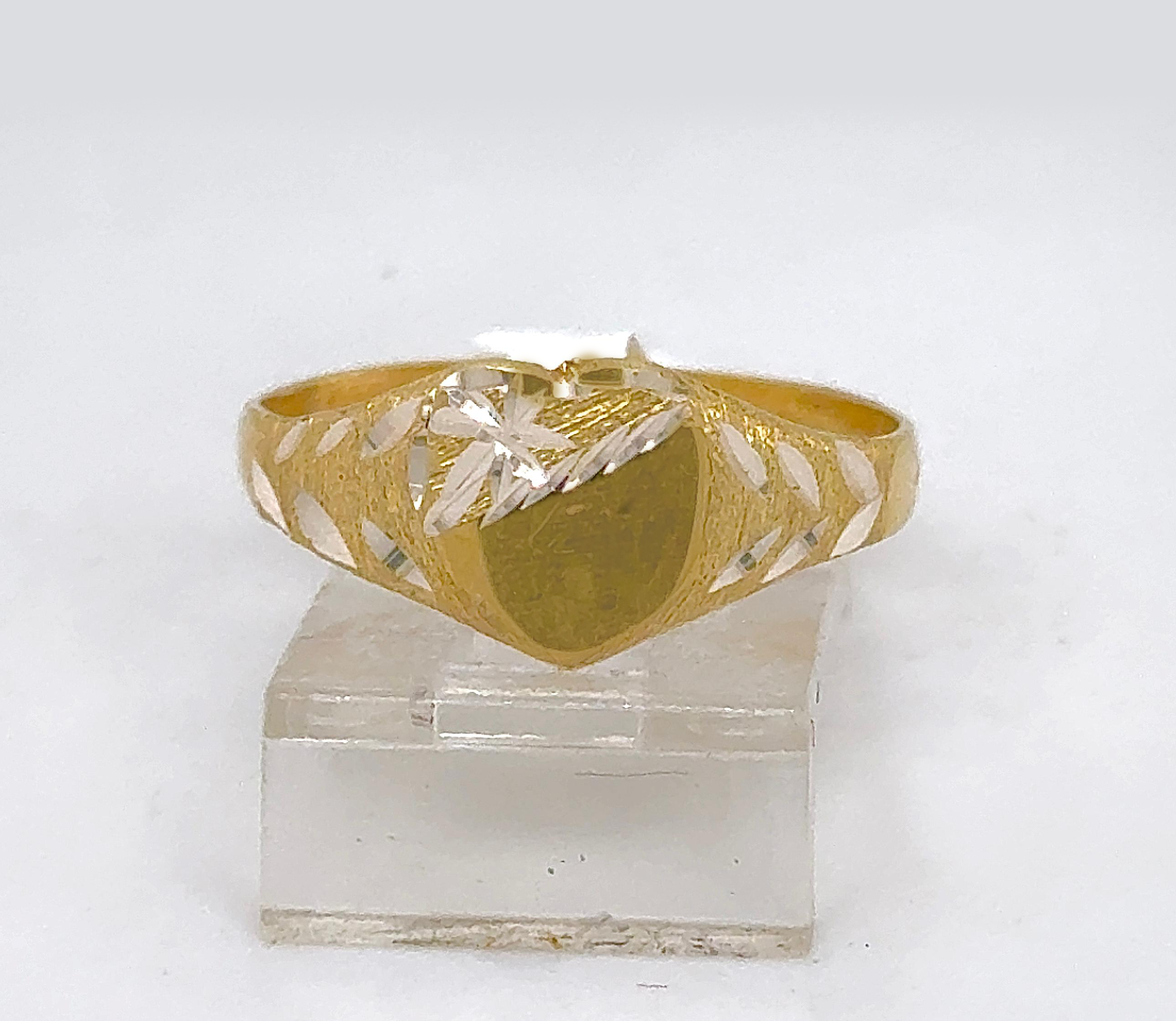 Gold Ladie Ring
