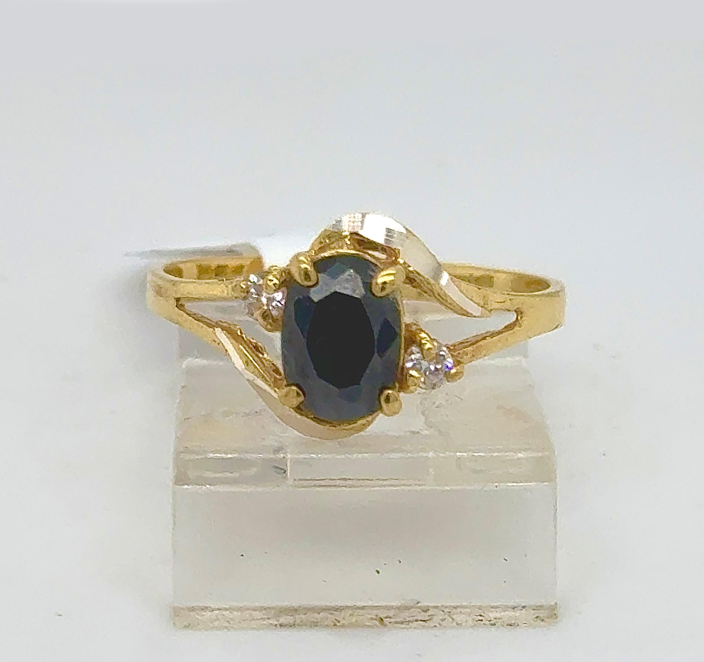 Gold Ladie Ring