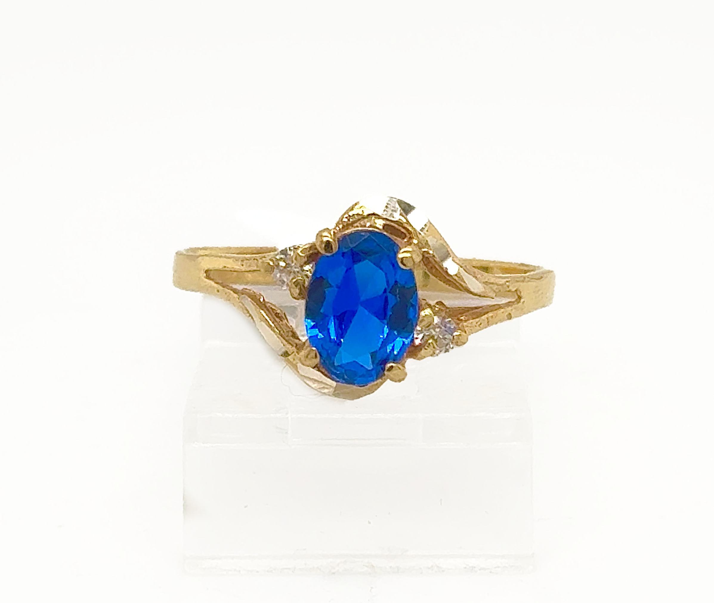 Gold Ladie Ring