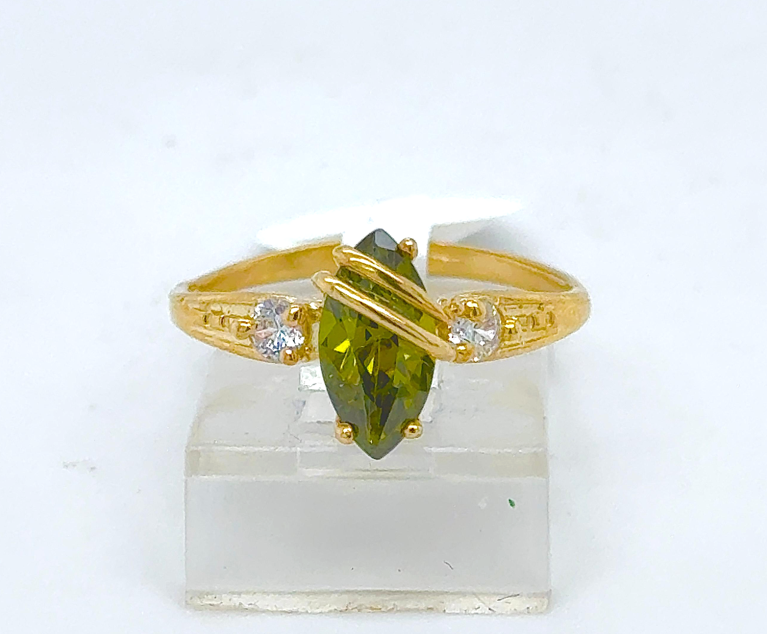 Gold Ladie Ring