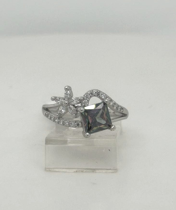 Silver Ladie Ring