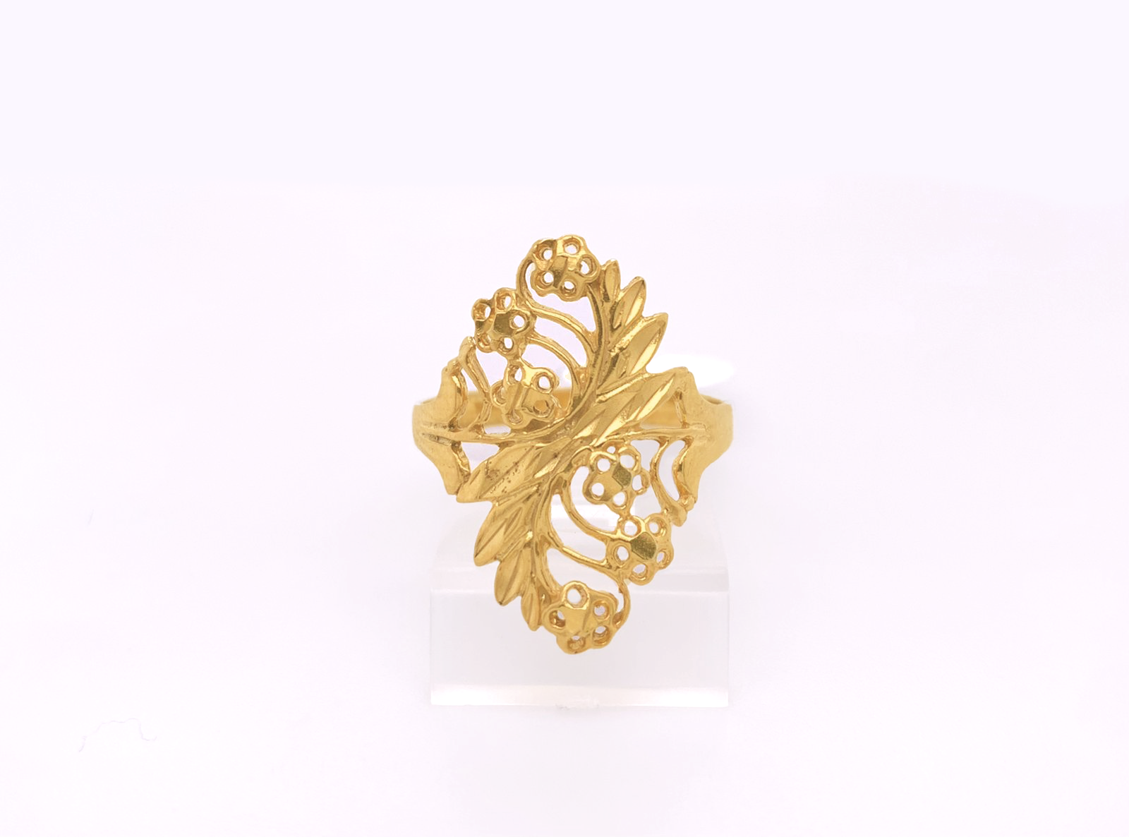 Gold Ladie Ring