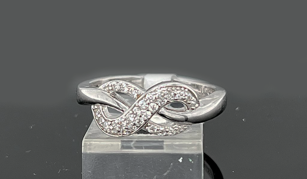 Silver Ladie Ring