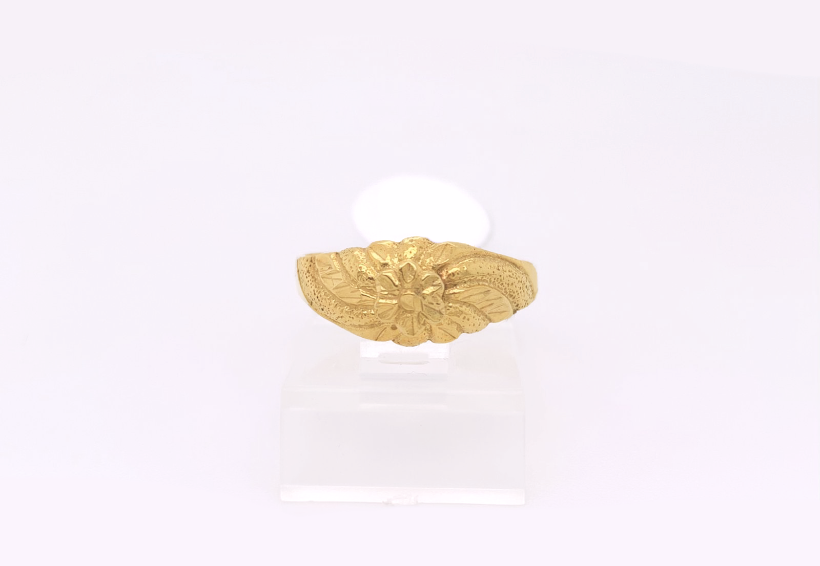 Gold Ladie Ring