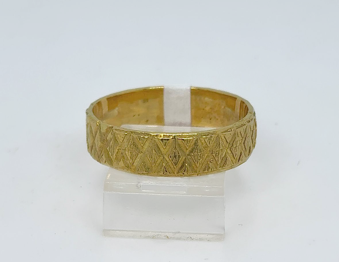 Gold Gent Wedding Ring