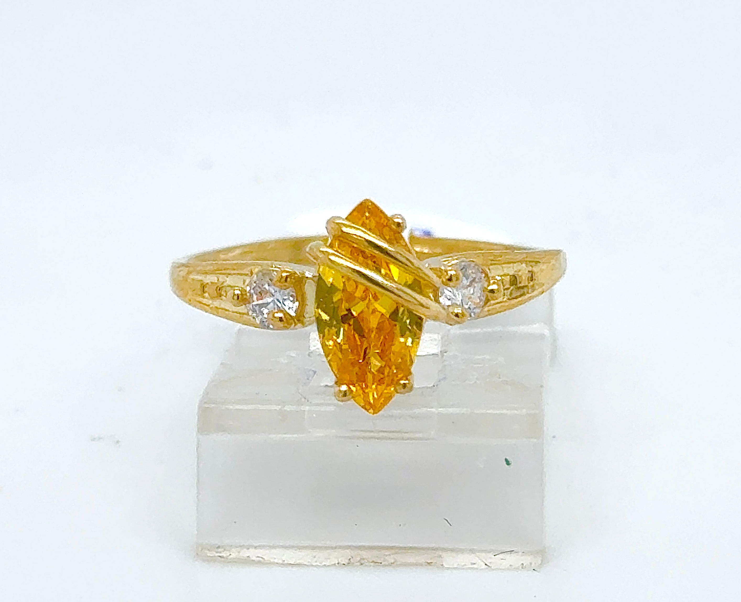 Gold Ladie Ring