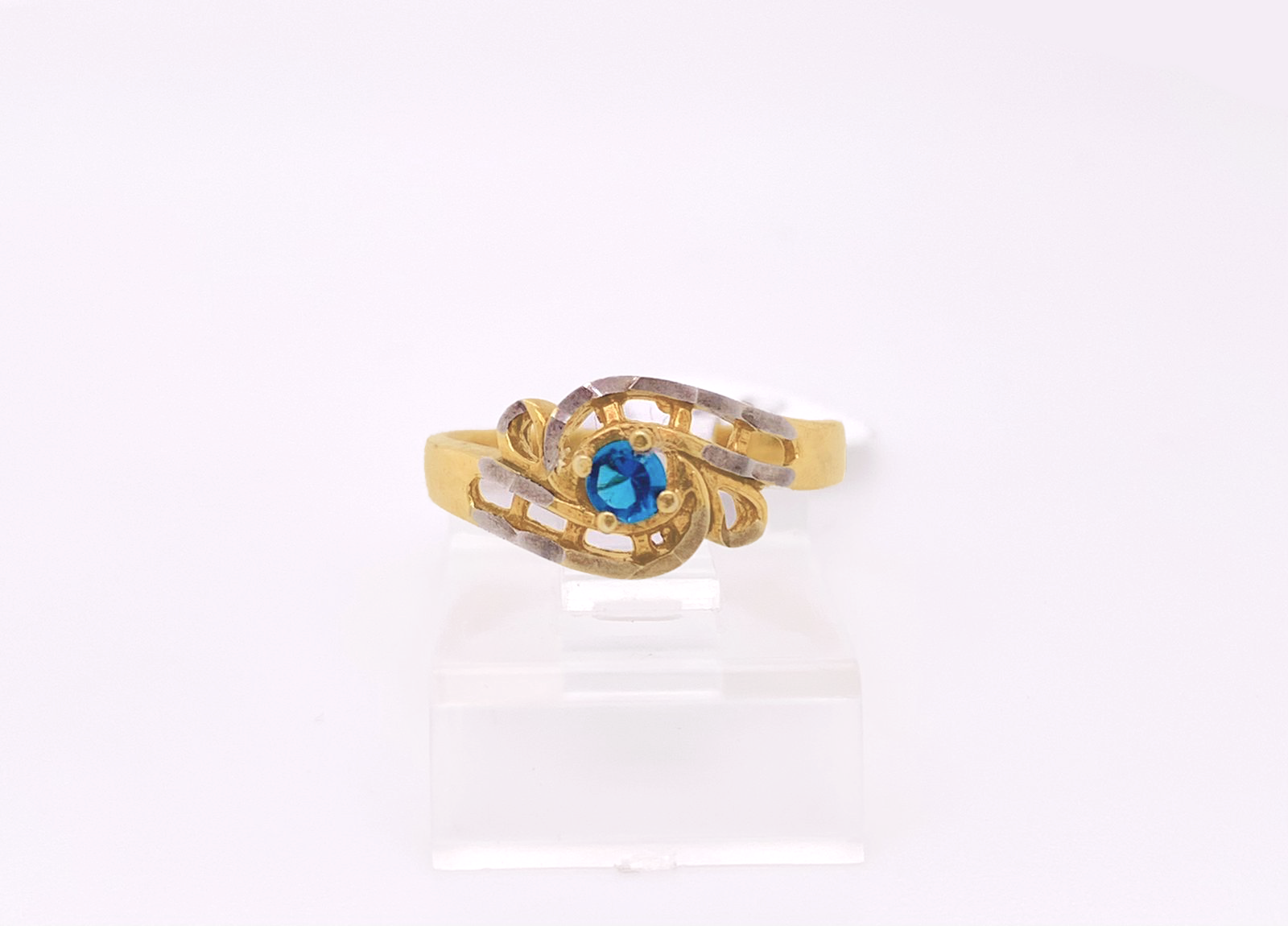 Gold Ladie Ring
