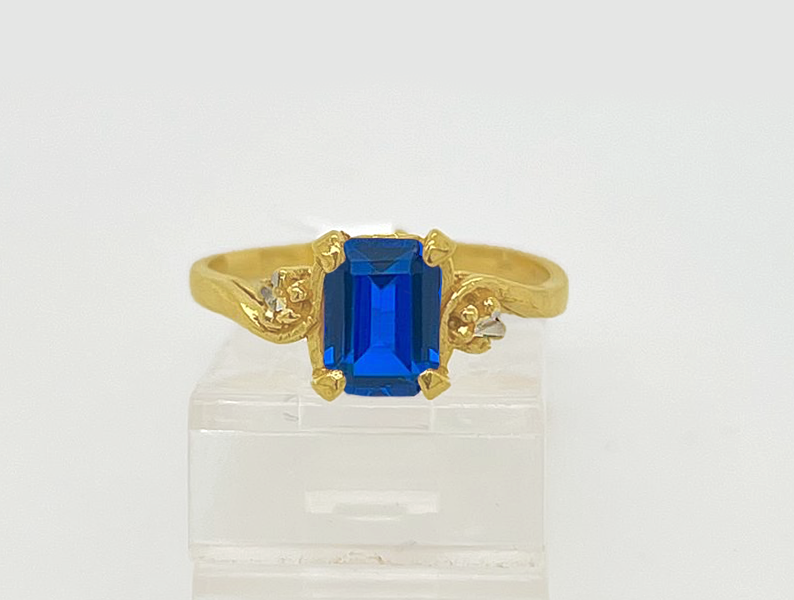 Gold Ladie Ring