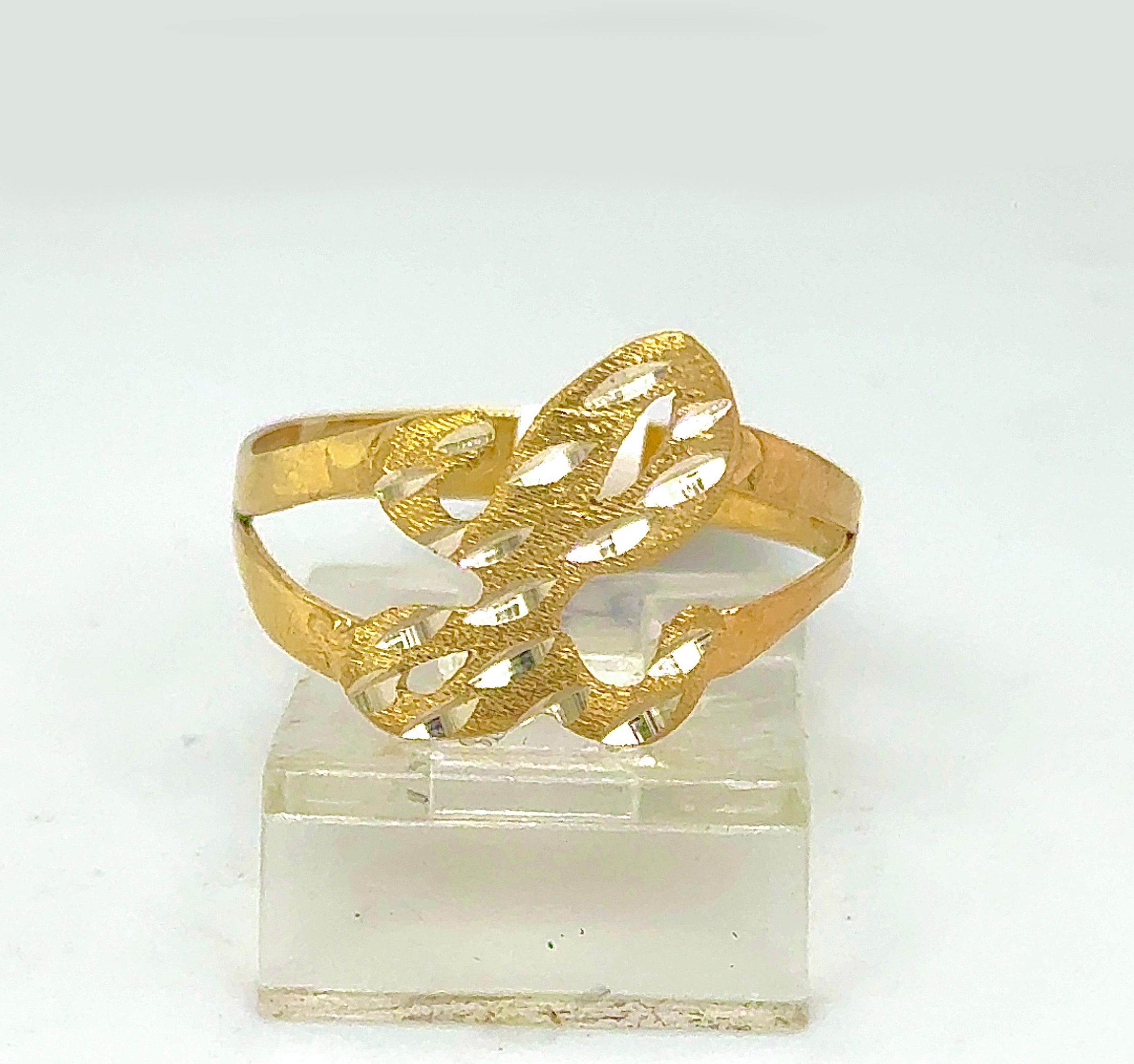Gold Ladie Ring