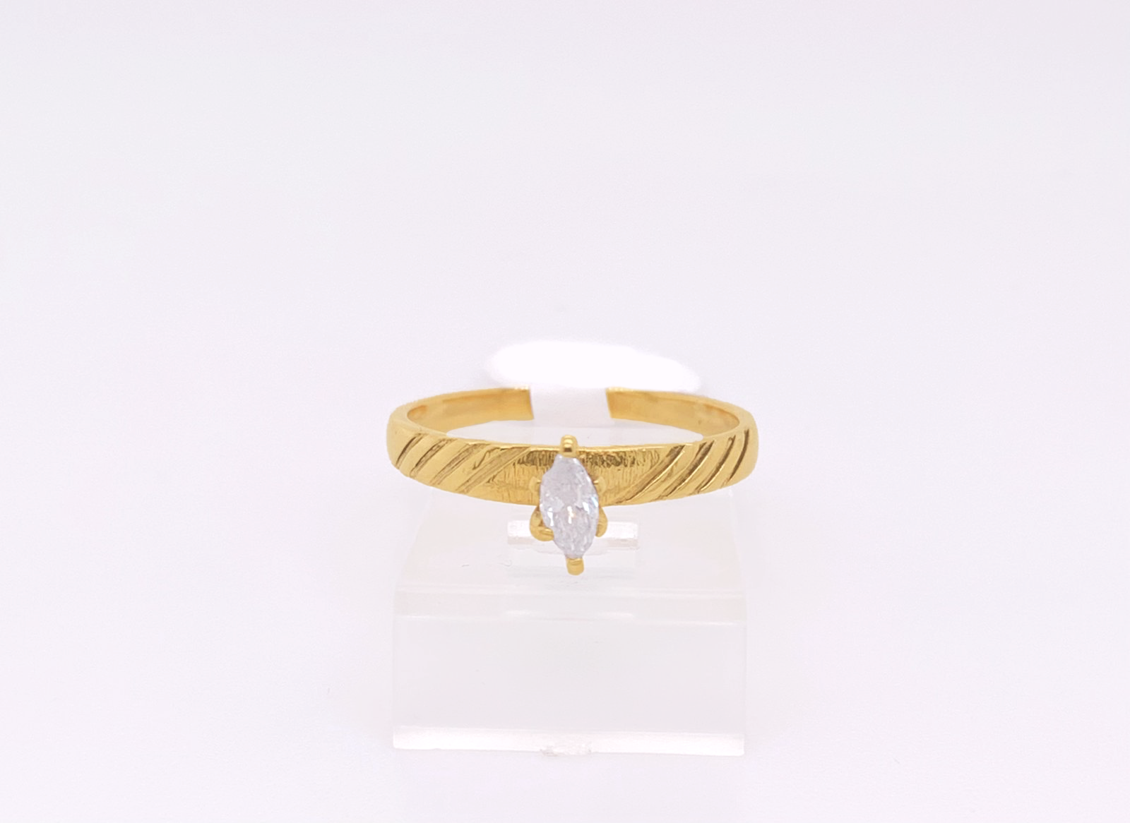 Gold Ladie Ring