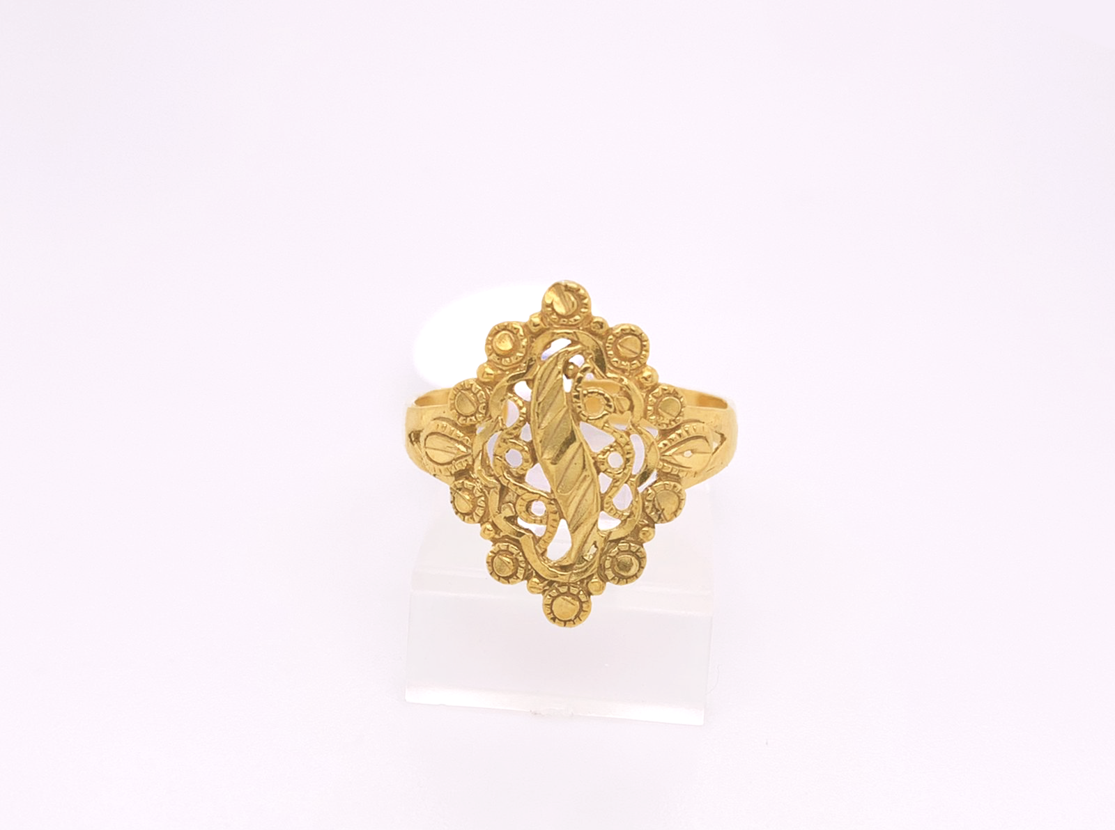 Gold Ladie Ring